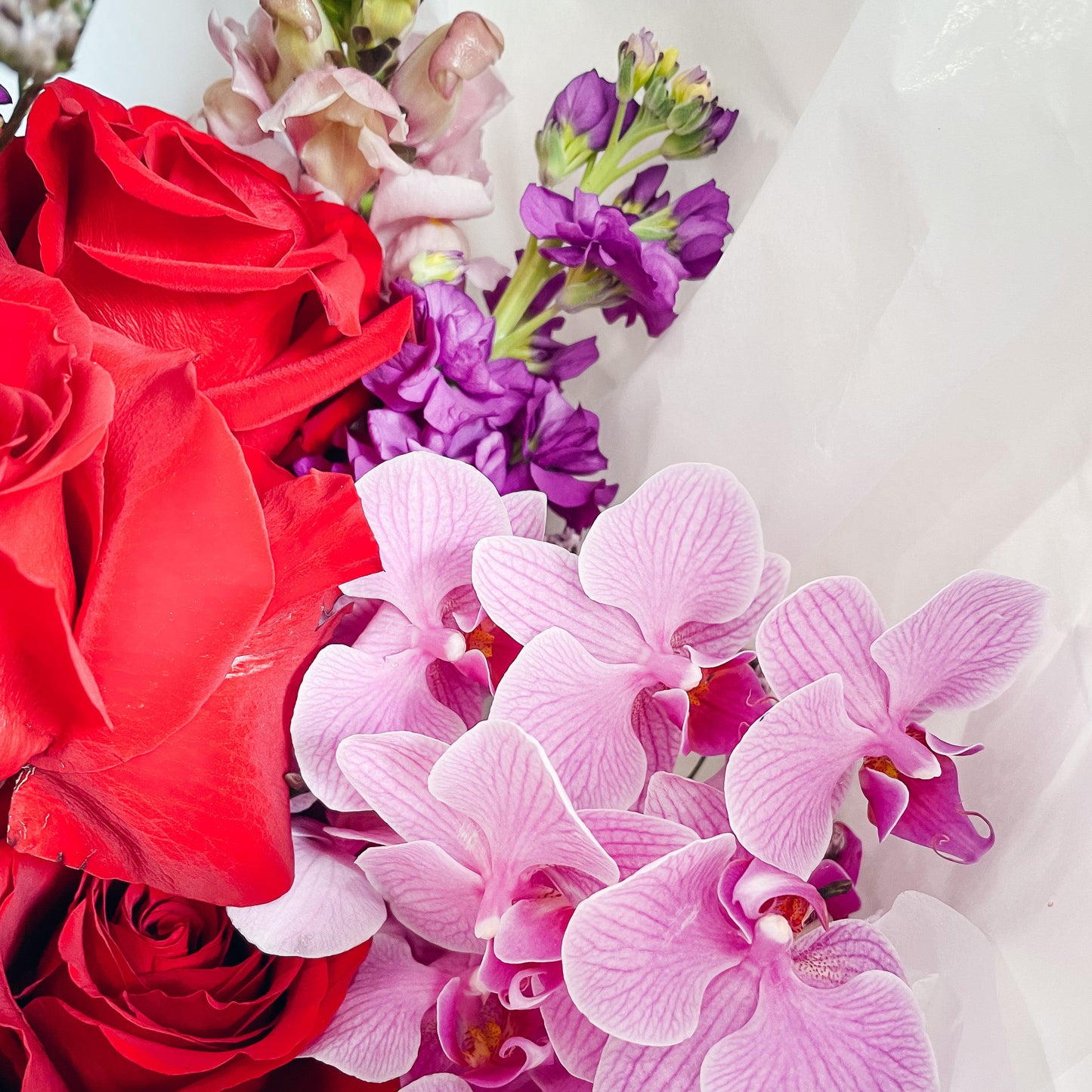 KISS ME - Bold Pink and Red Luxury Bouquet